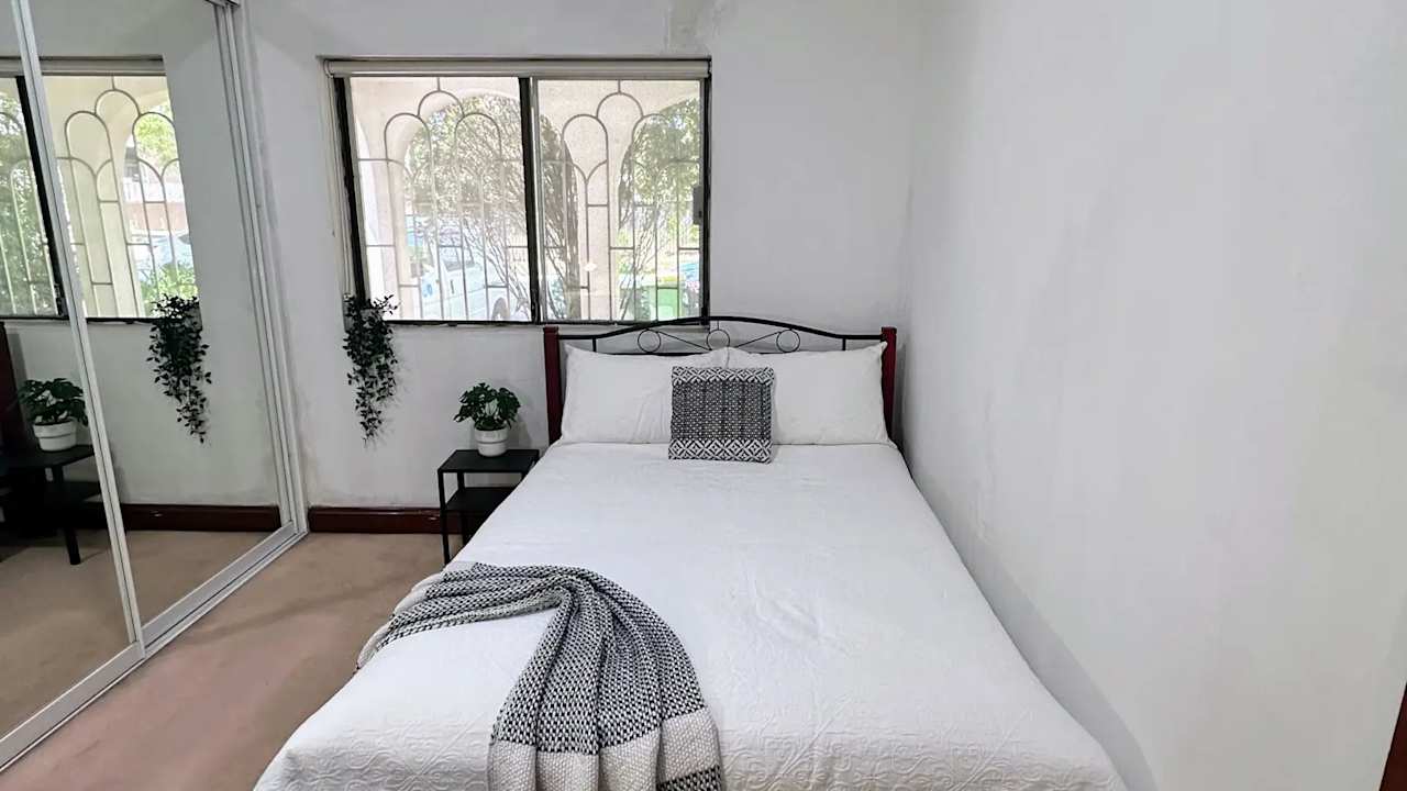 Furnished room in a share house