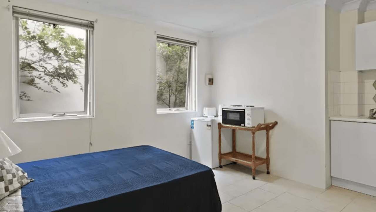 Furnished room in a flatshare