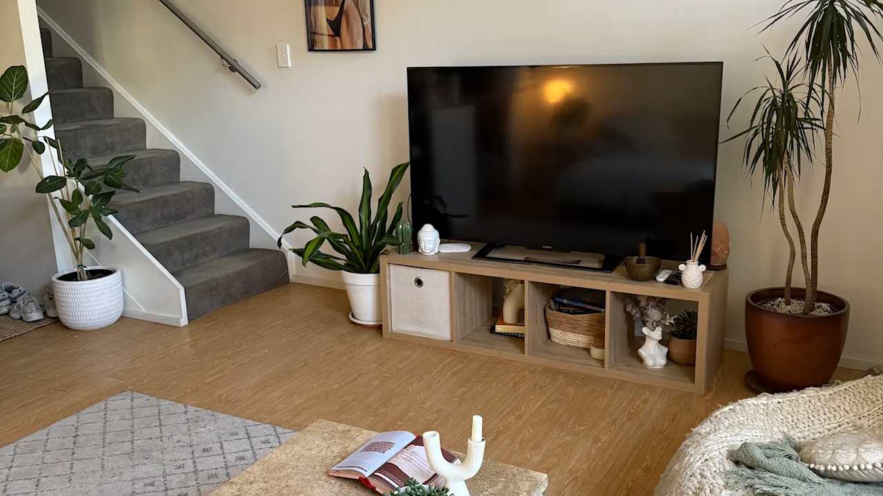 Unfurnished room in a flatshare