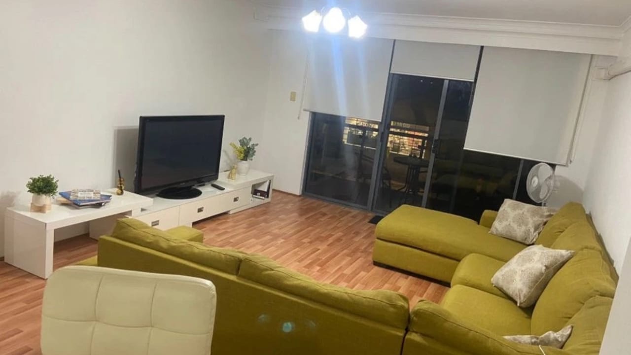 Furnished room with ensuite in a flatshare
