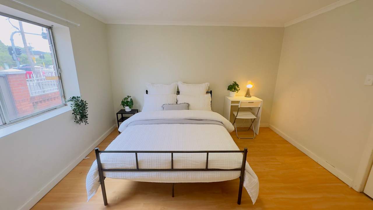 Furnished room in a flatshare