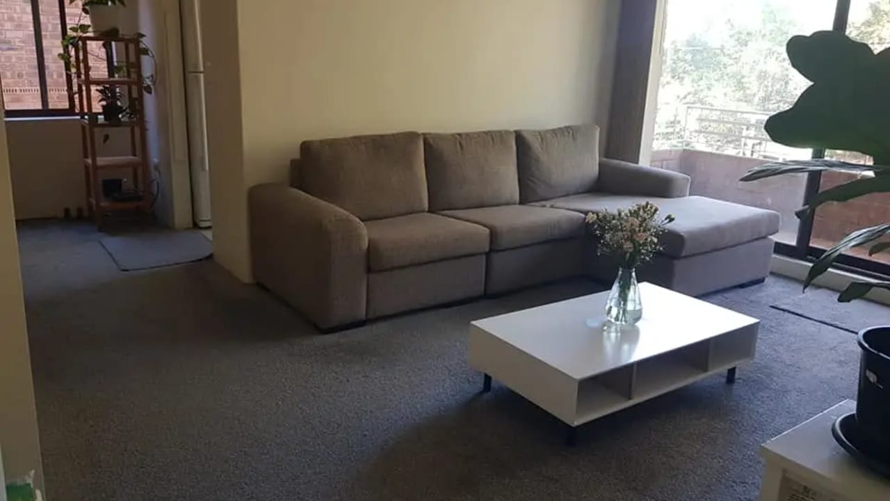 Furnished room in a flatshare