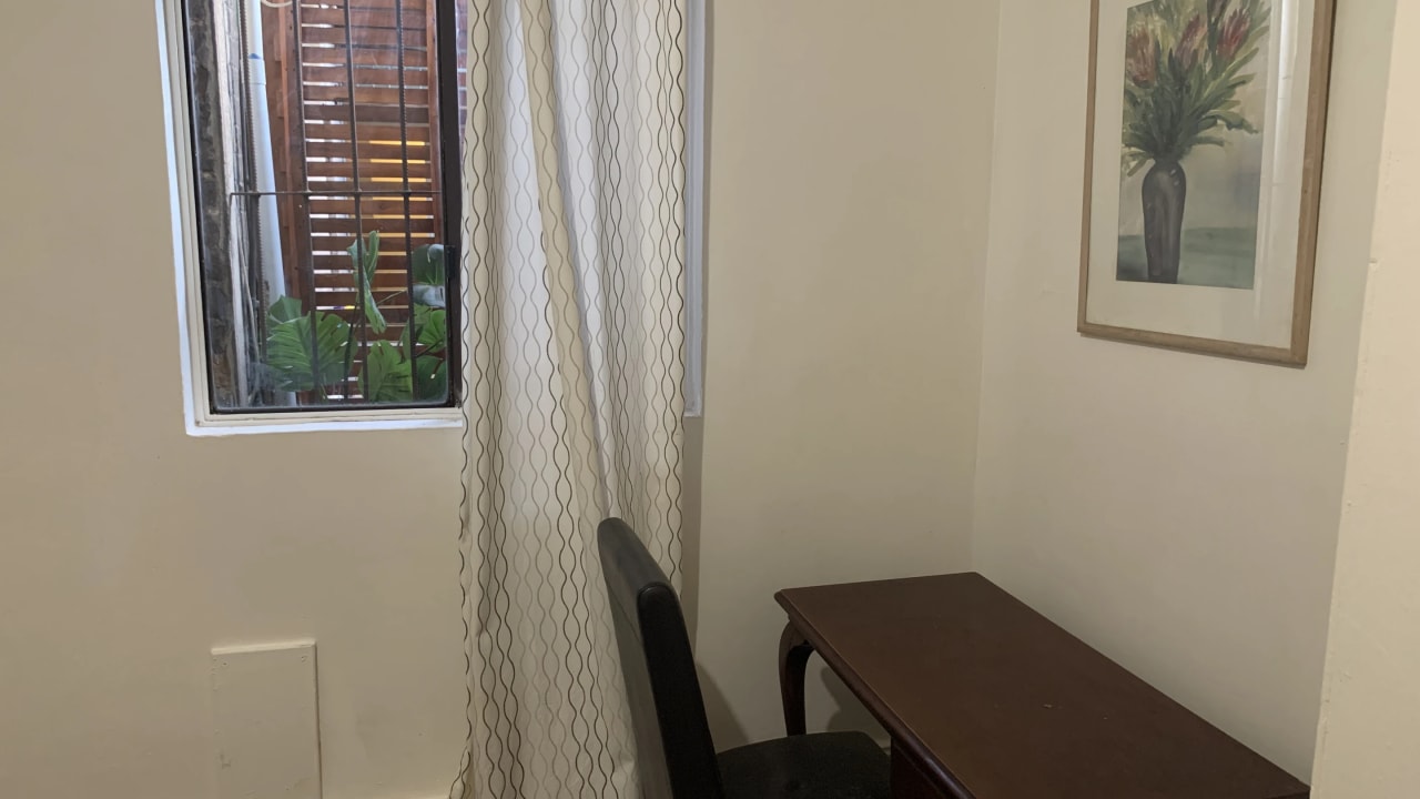 Furnished room in a flatshare