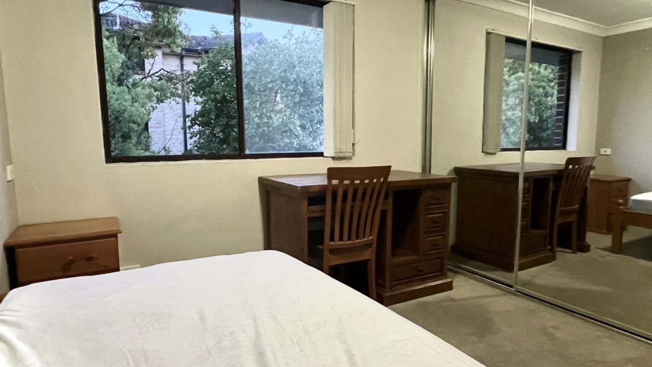 Furnished room in a flatshare