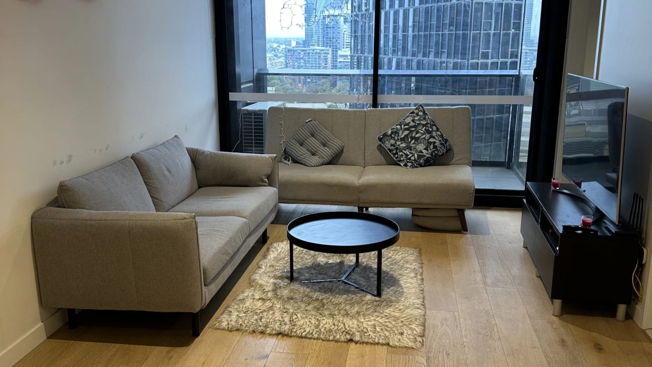 Furnished room with ensuite in a flatshare