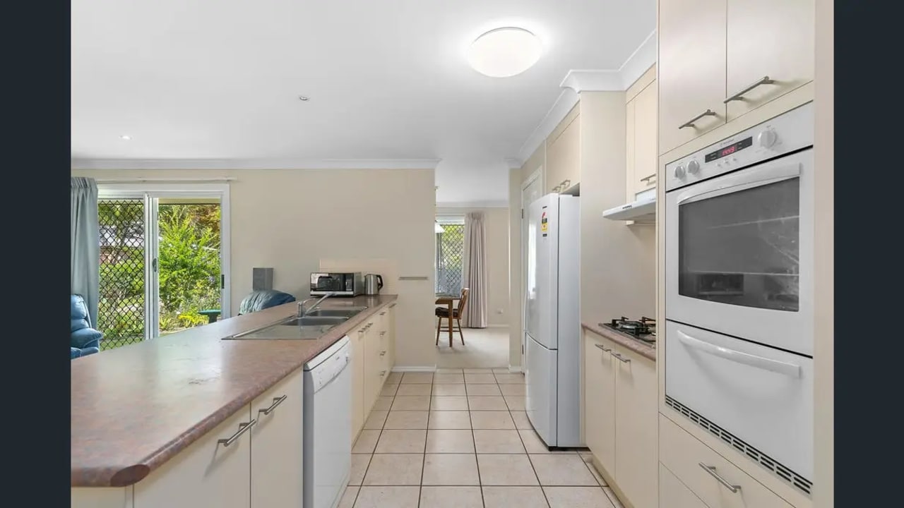 Room in a share house