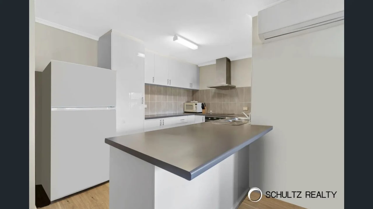 Room in a share house