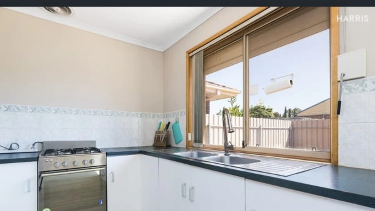 Room in a share house
