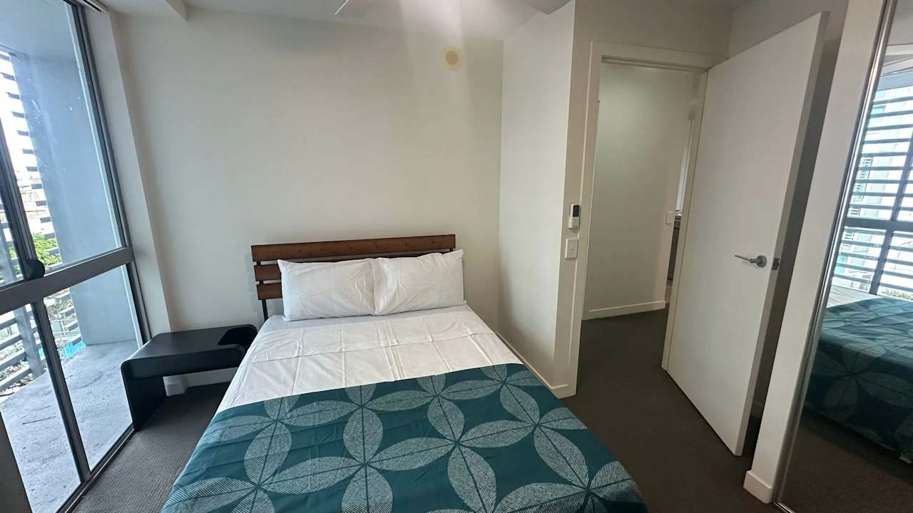 Furnished room in a flatshare