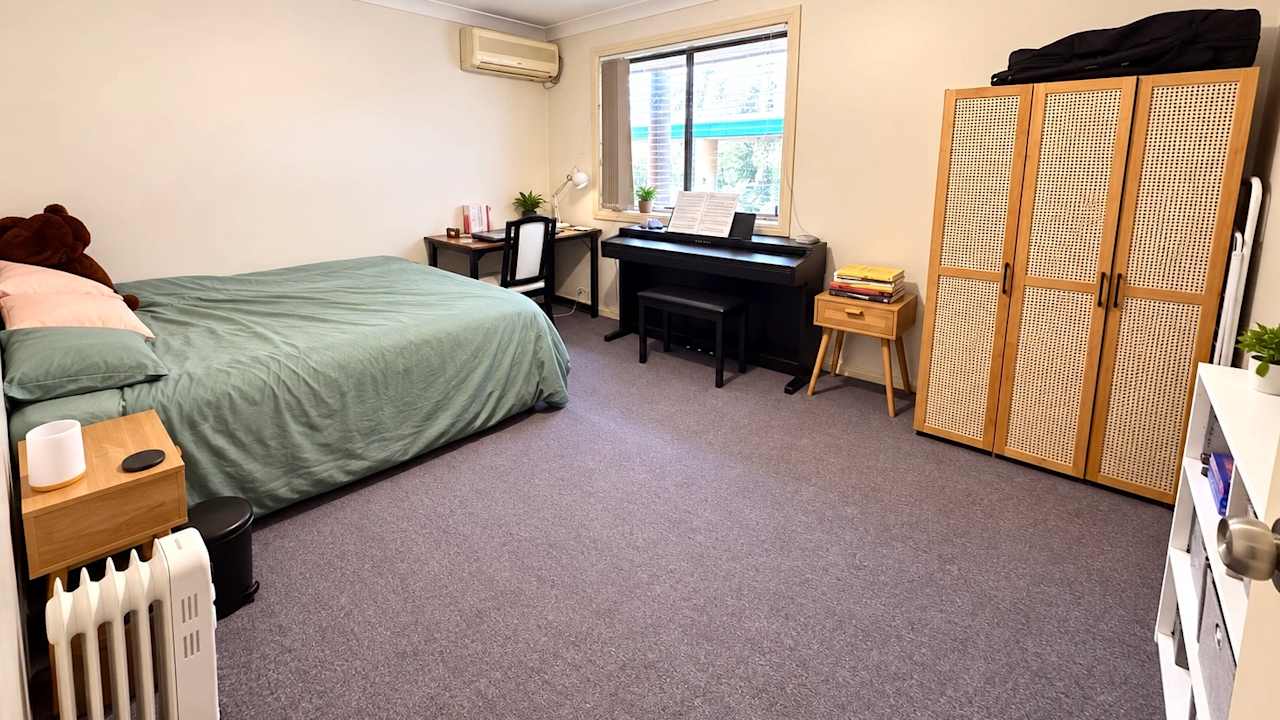 Furnished room in a share house