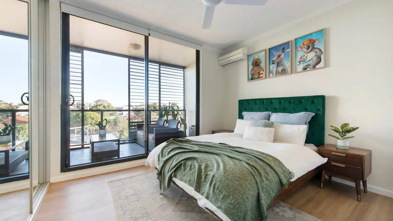 Unfurnished room with ensuite in a flatshare