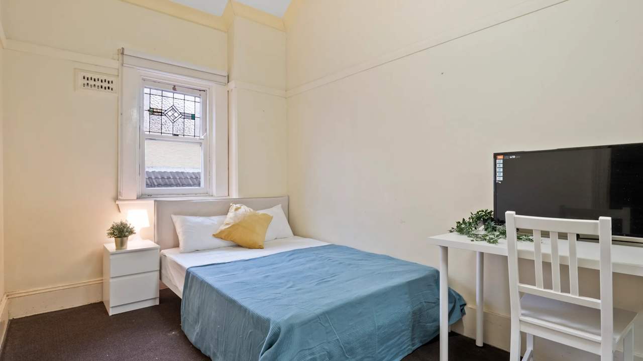 Furnished room in a share house