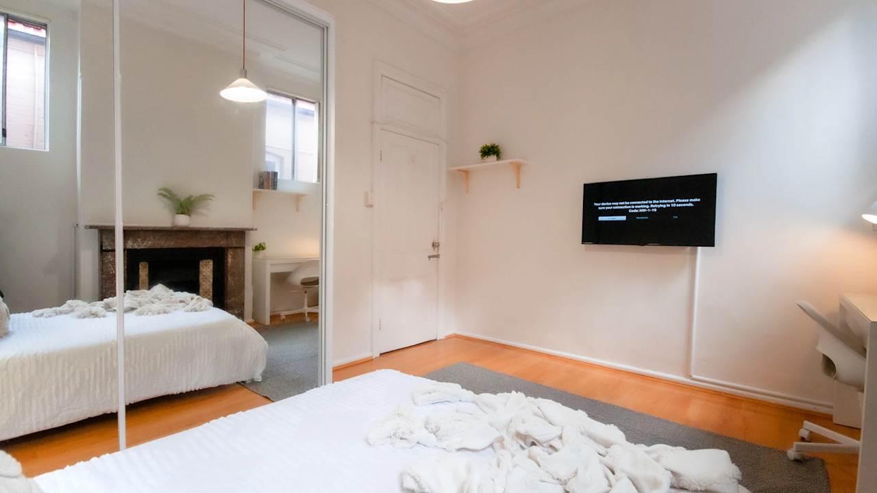 Furnished room in a share house