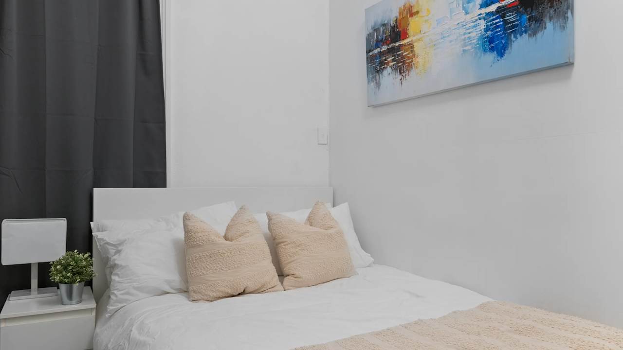 Furnished room in a share house