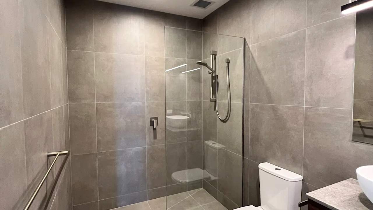 Unfurnished room with own bathroom