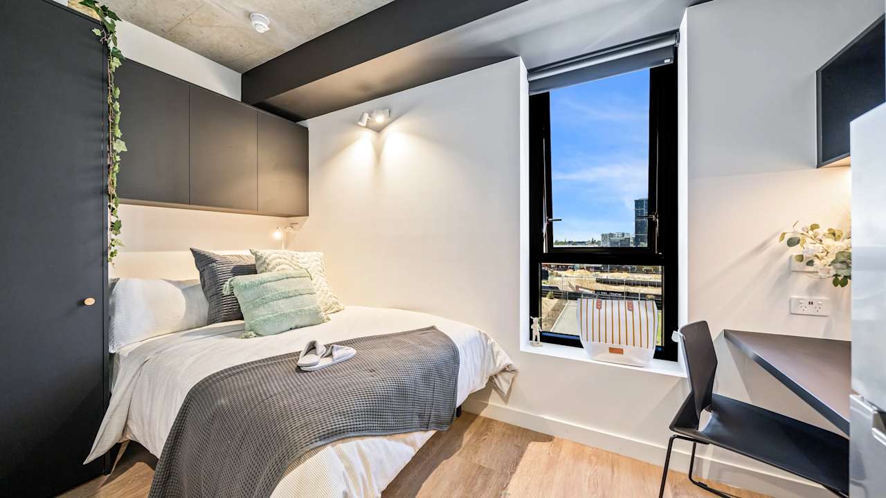 Furnished room studio flat for rent