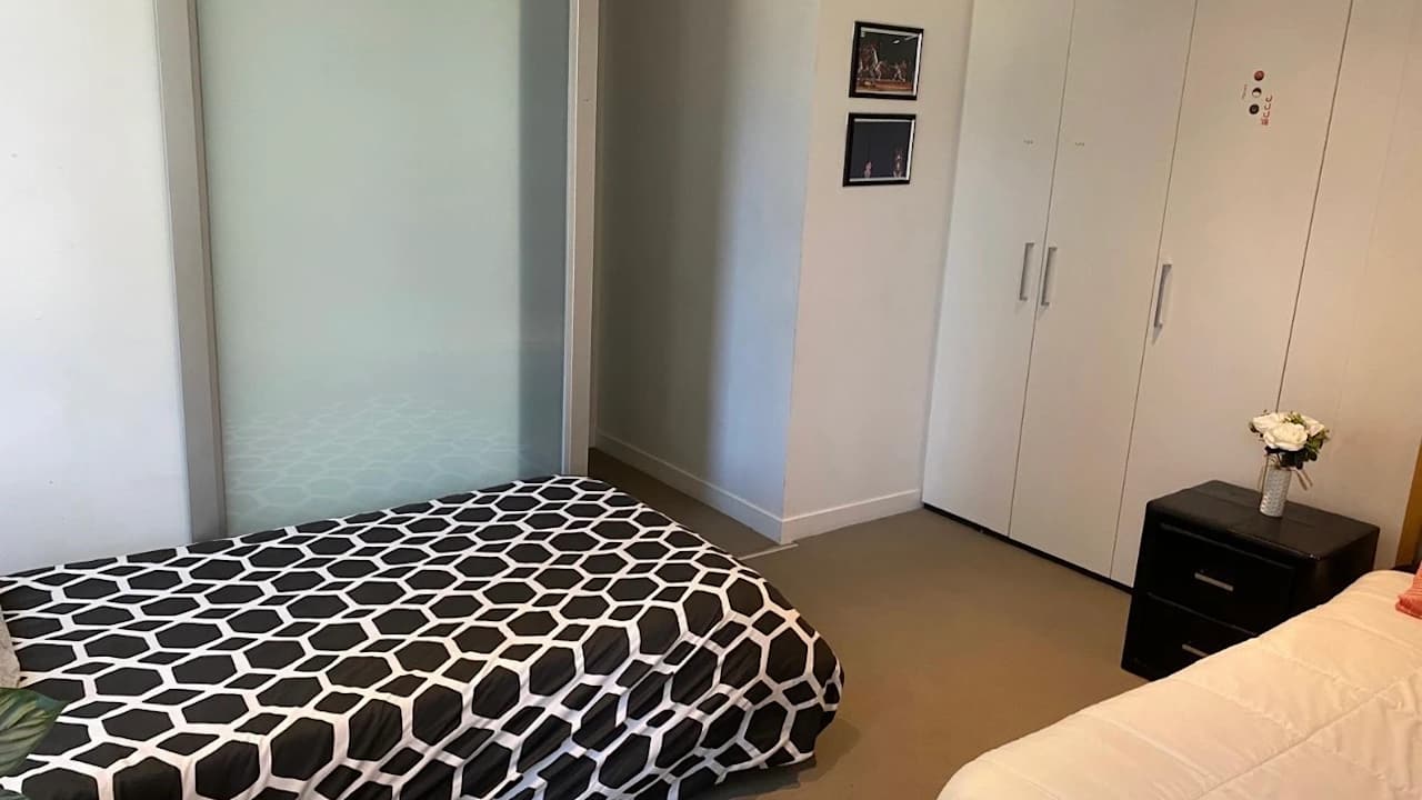 Furnished room with ensuite in a flatshare