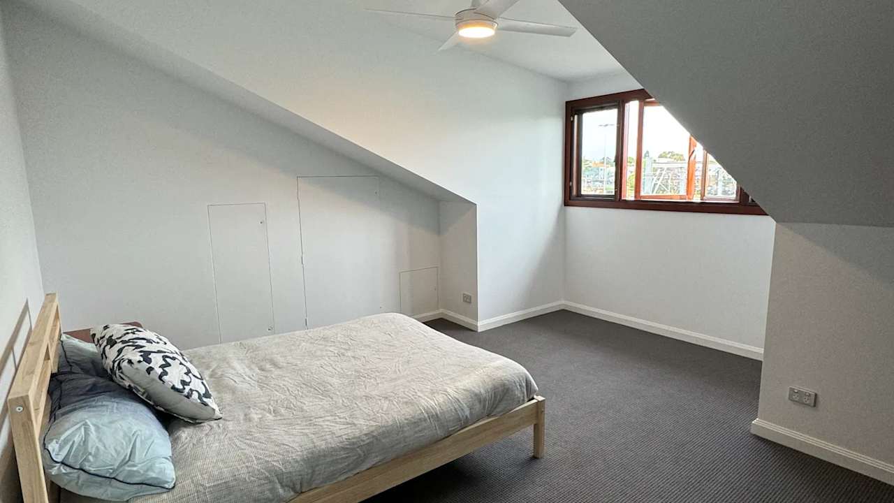 Furnished room in a share house