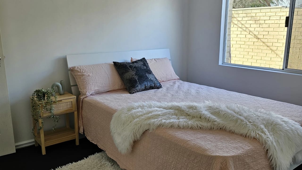 Furnished room in a share house