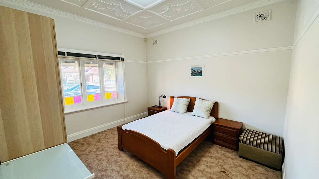 Furnished room in a share house