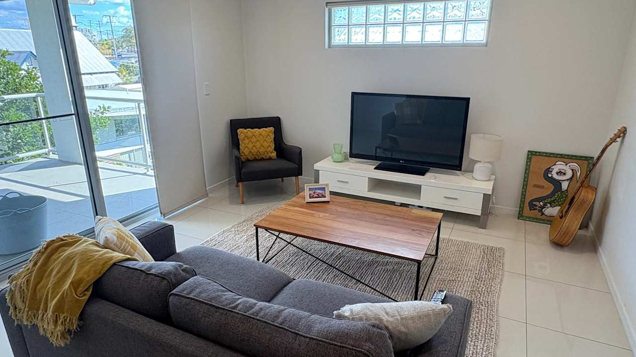 Unfurnished room with own bathroom