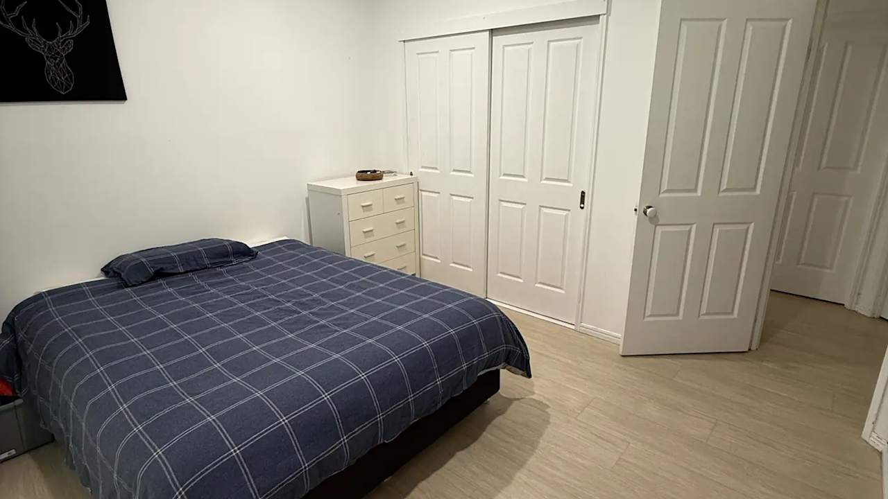 Furnished room in a share house