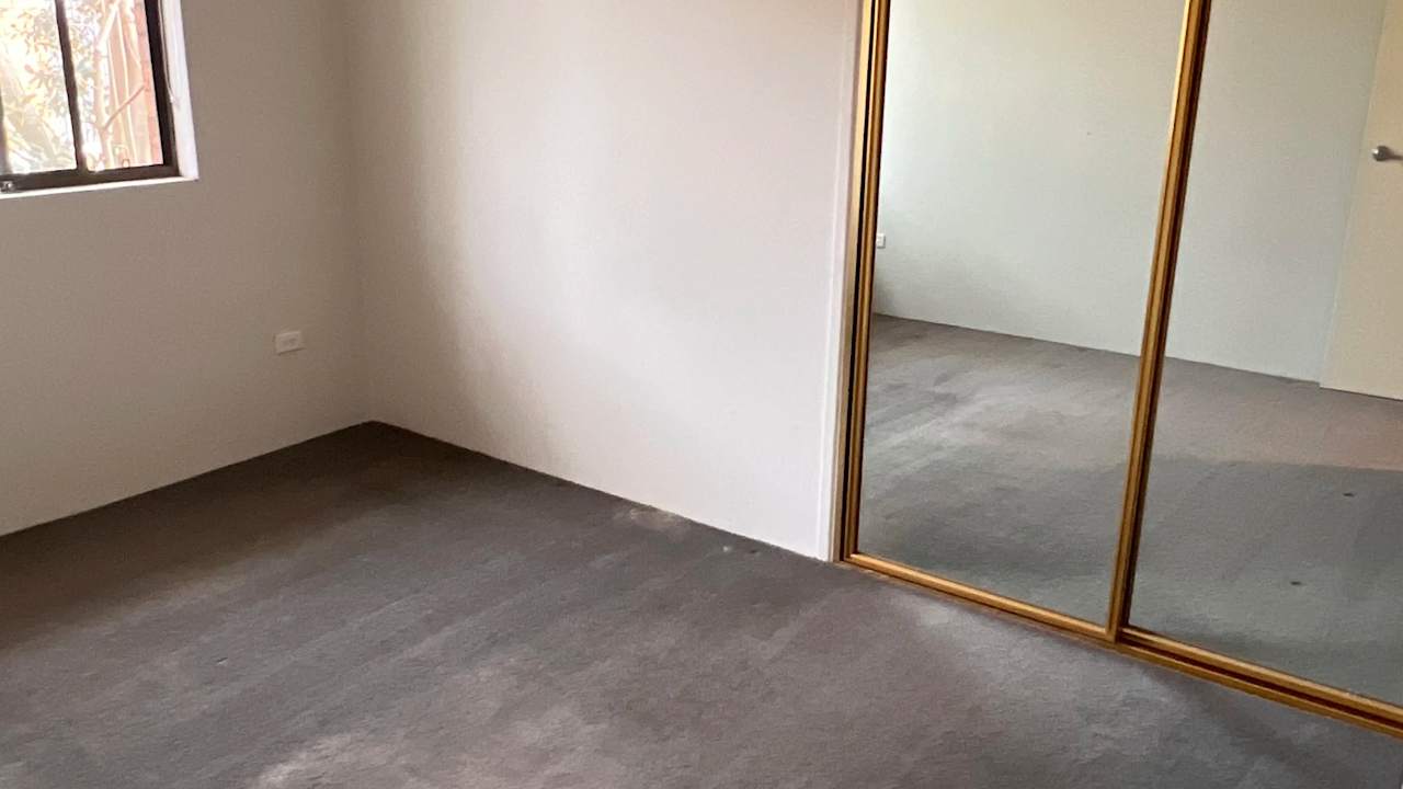 Unfurnished room in a flatshare