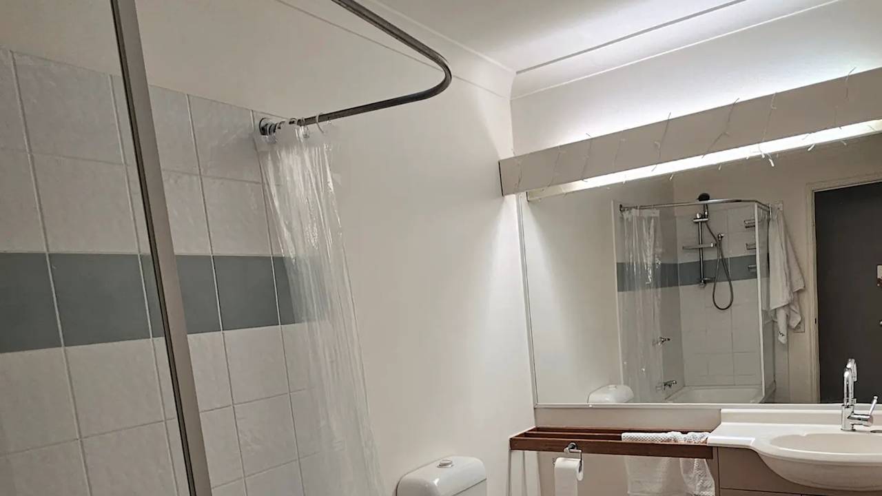 Furnished room with own bathroom