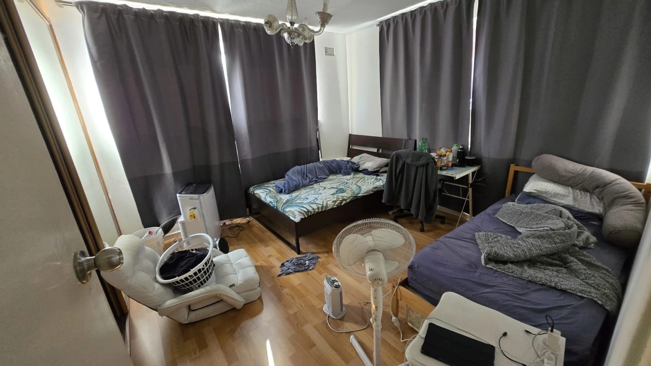 Furnished room in a flatshare