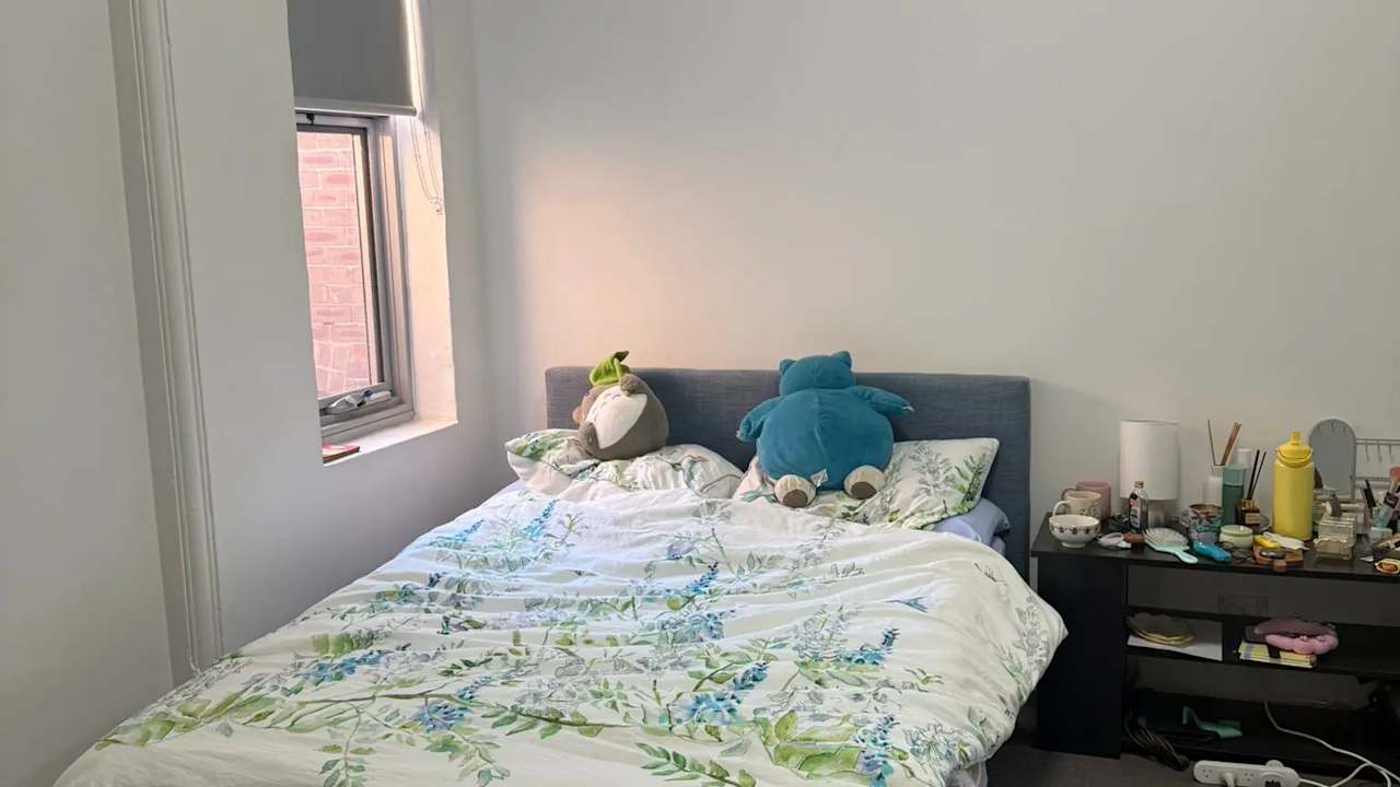 Unfurnished room in a flatshare