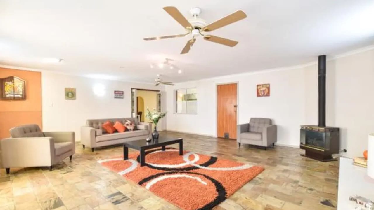 Room in a share house
