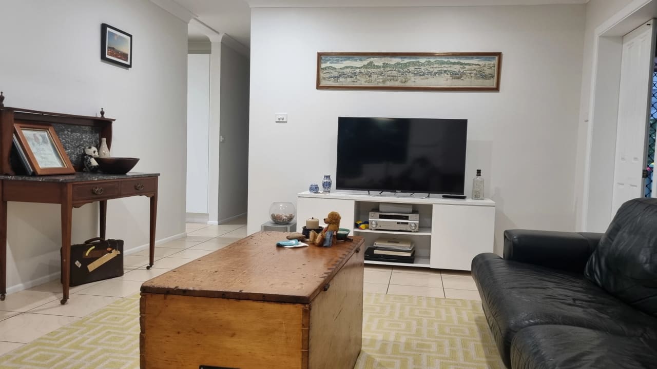Whole property with 3 rooms for rent