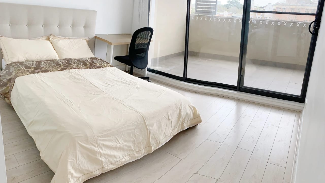 Furnished room in a flatshare