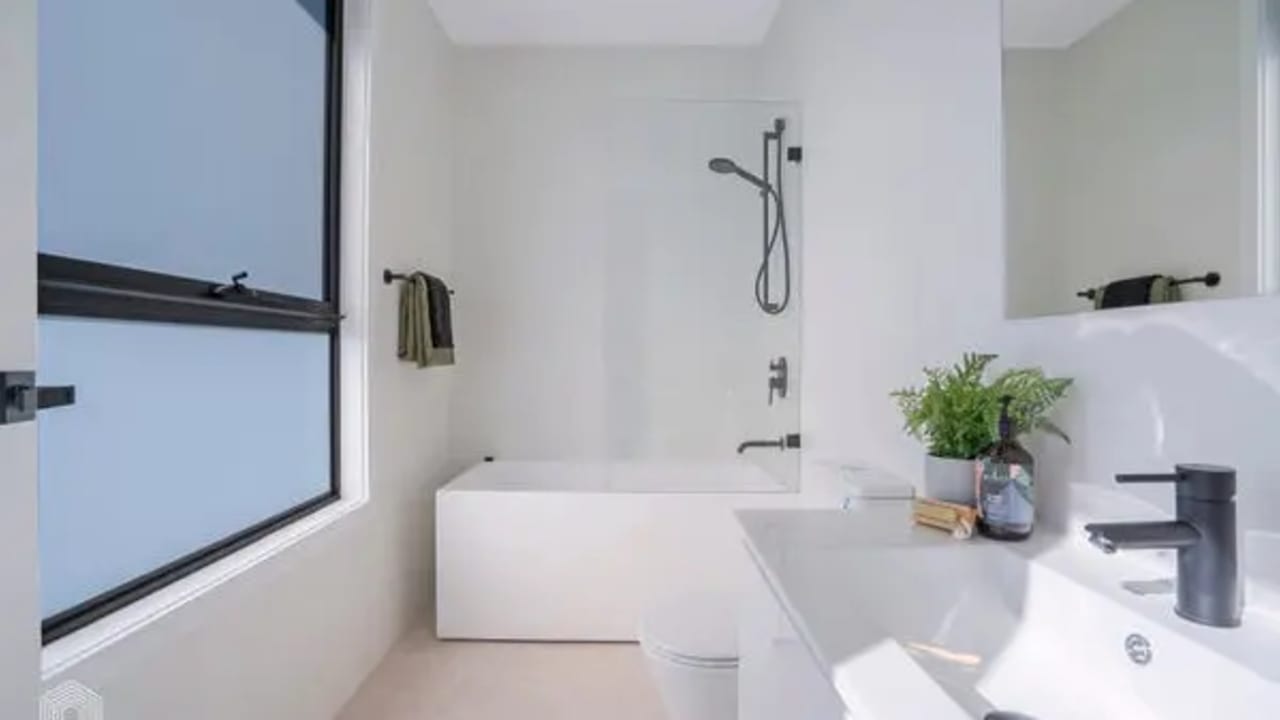 Unfurnished room with own bathroom