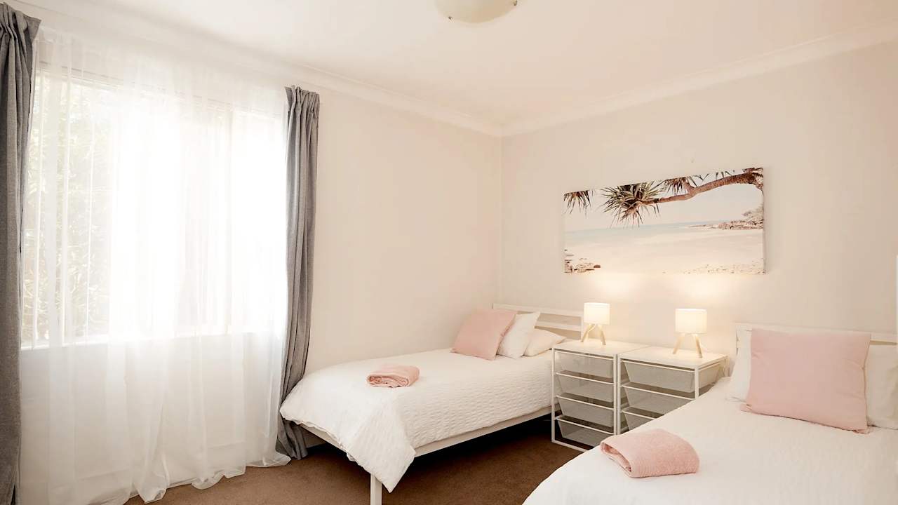 Whole property with 2 rooms for rent