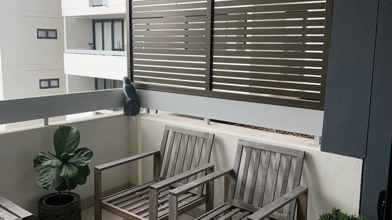 Unfurnished room with own bathroom