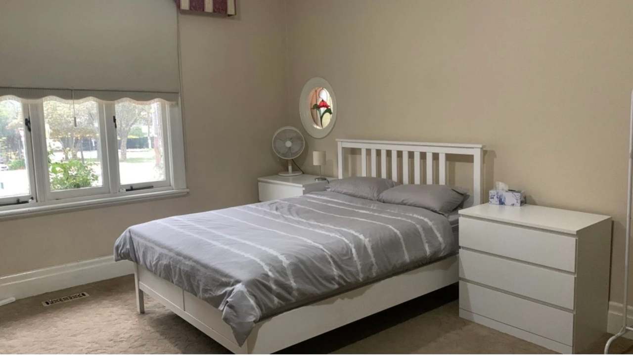 Furnished room in a share house