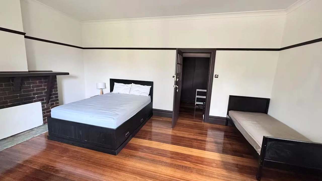 Furnished room in a share house