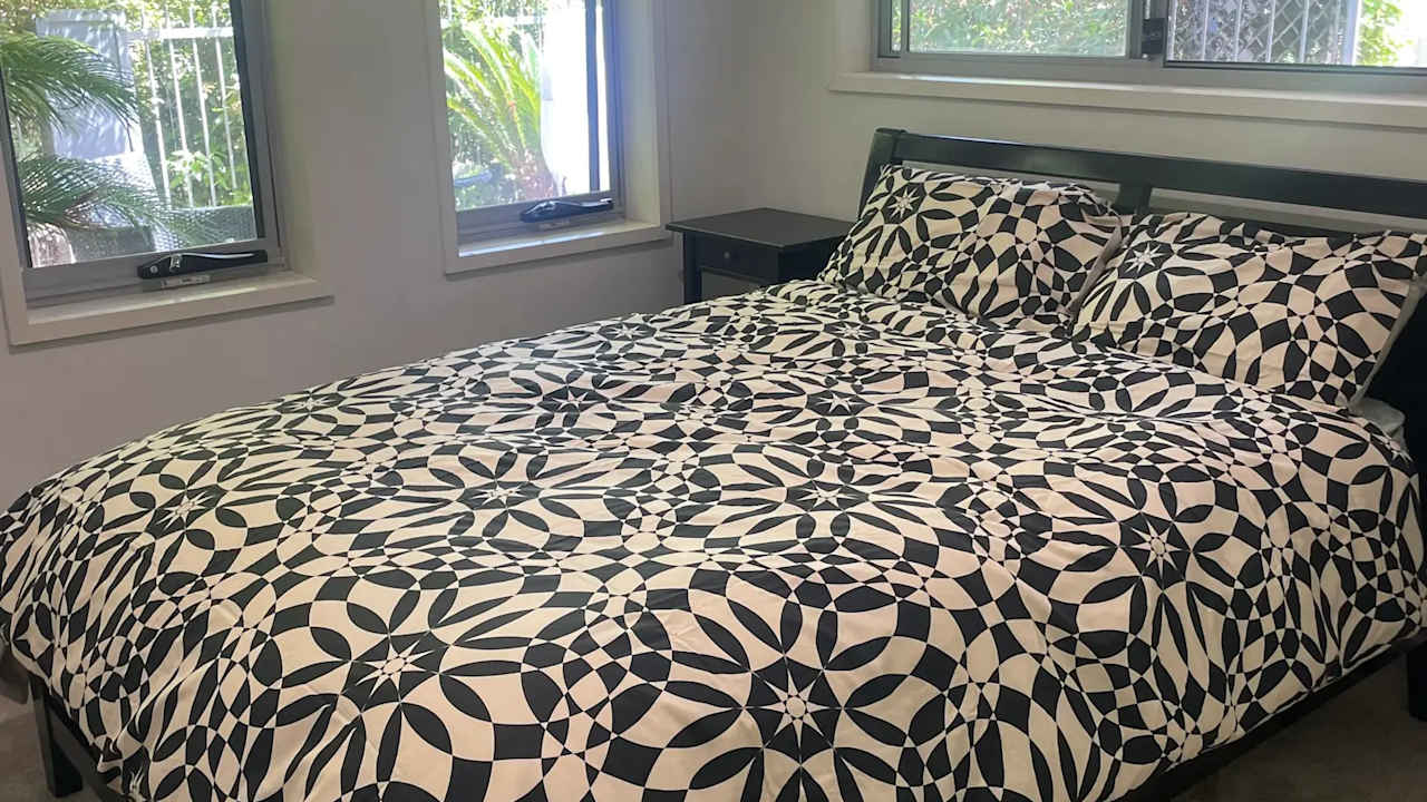 Whole property with 2 rooms for rent