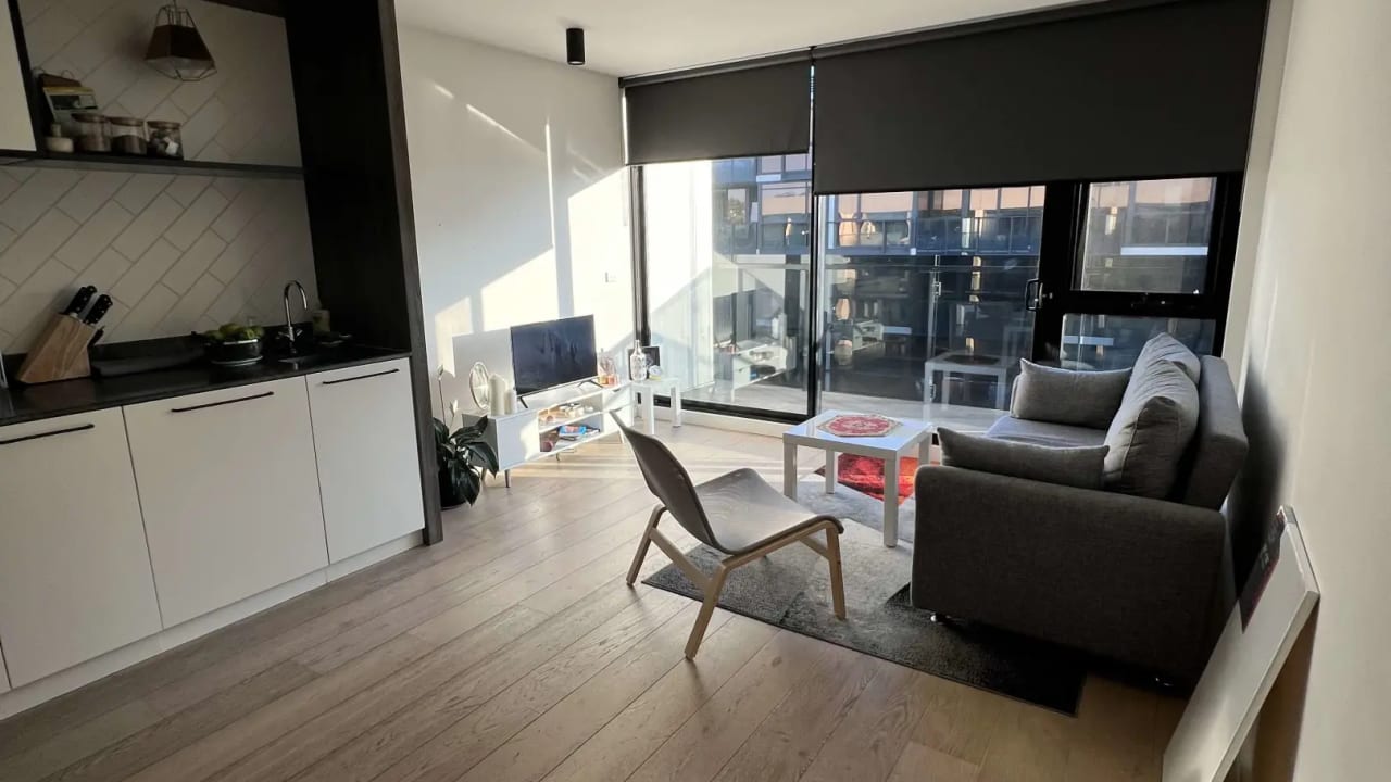 Unfurnished room with own bathroom