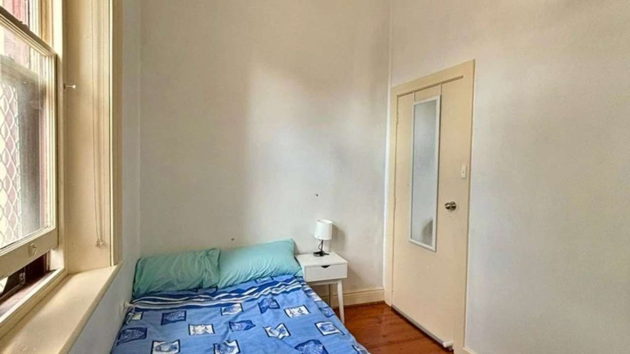 Room in a share house