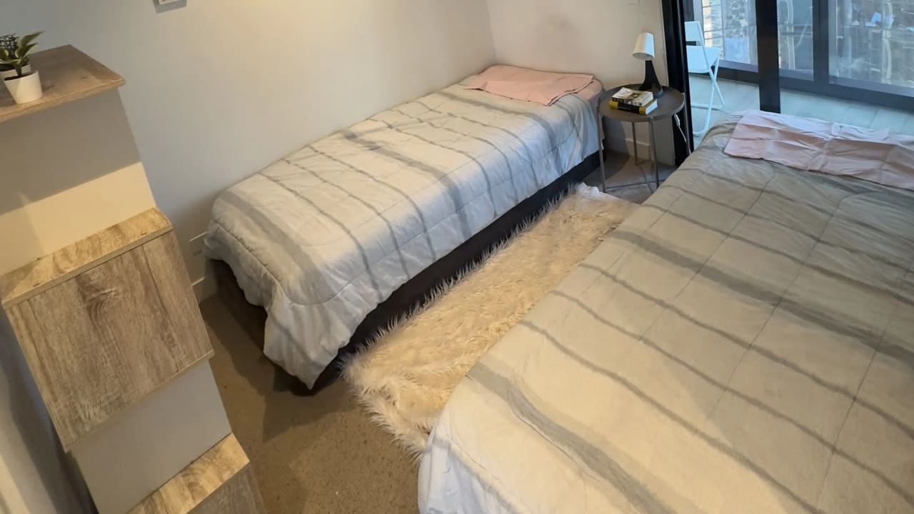 Furnished room in a flatshare
