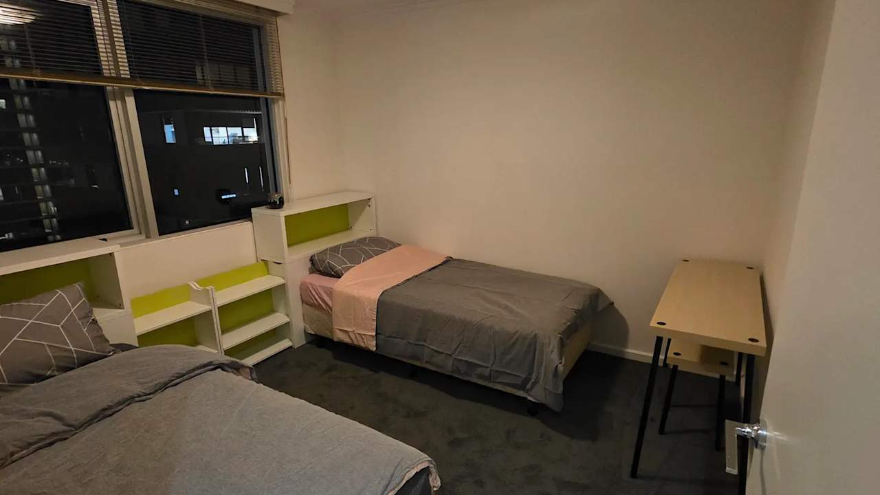 Furnished room with ensuite in a flatshare
