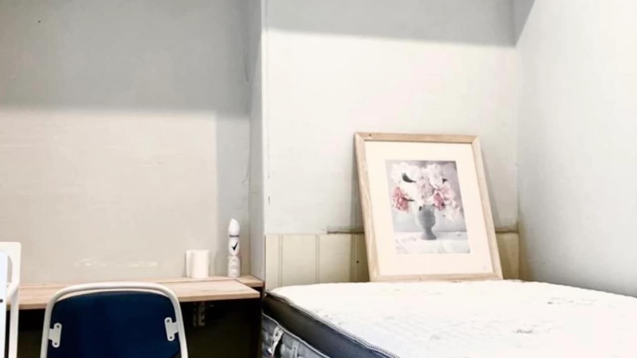 Furnished room in a flatshare