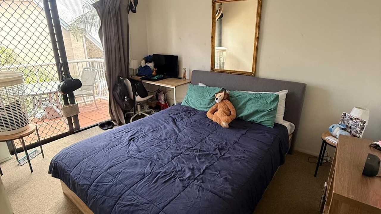 Furnished room with own bathroom