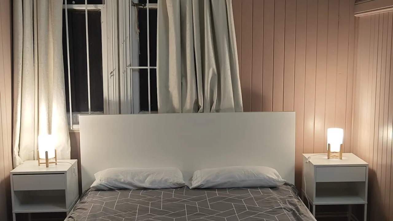 Room in a share house