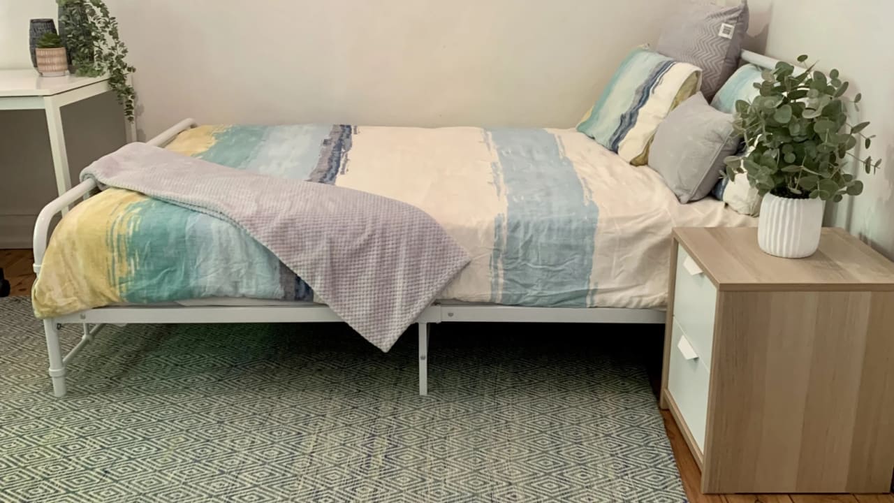 Room in a share house