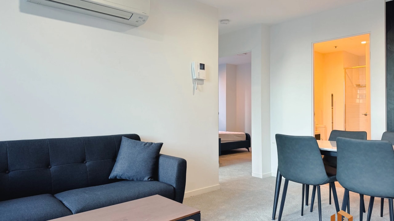Furnished room in a flatshare