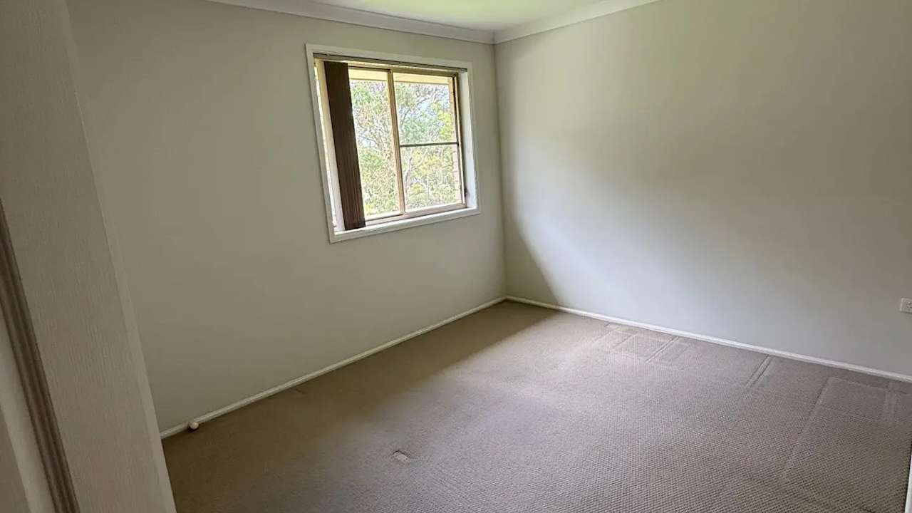 Unfurnished room with own bathroom