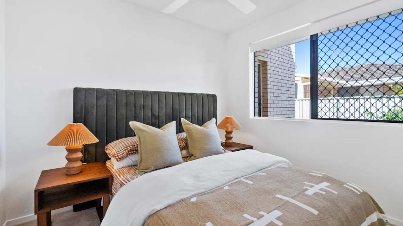 Unfurnished room in a flatshare